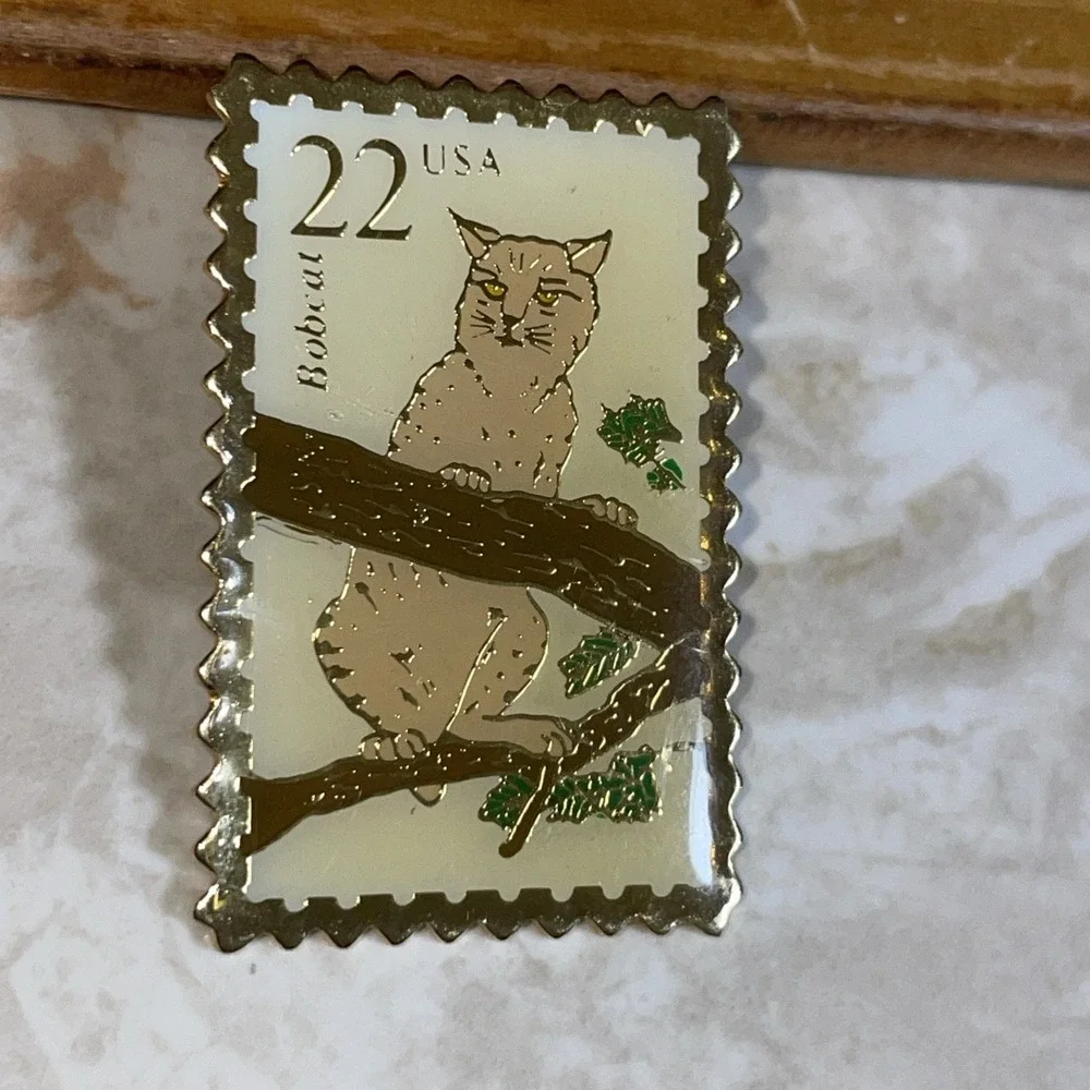 JG&A Santa Anna CA USPS United‎ States Postal Service Gold Pin Bobcat 22